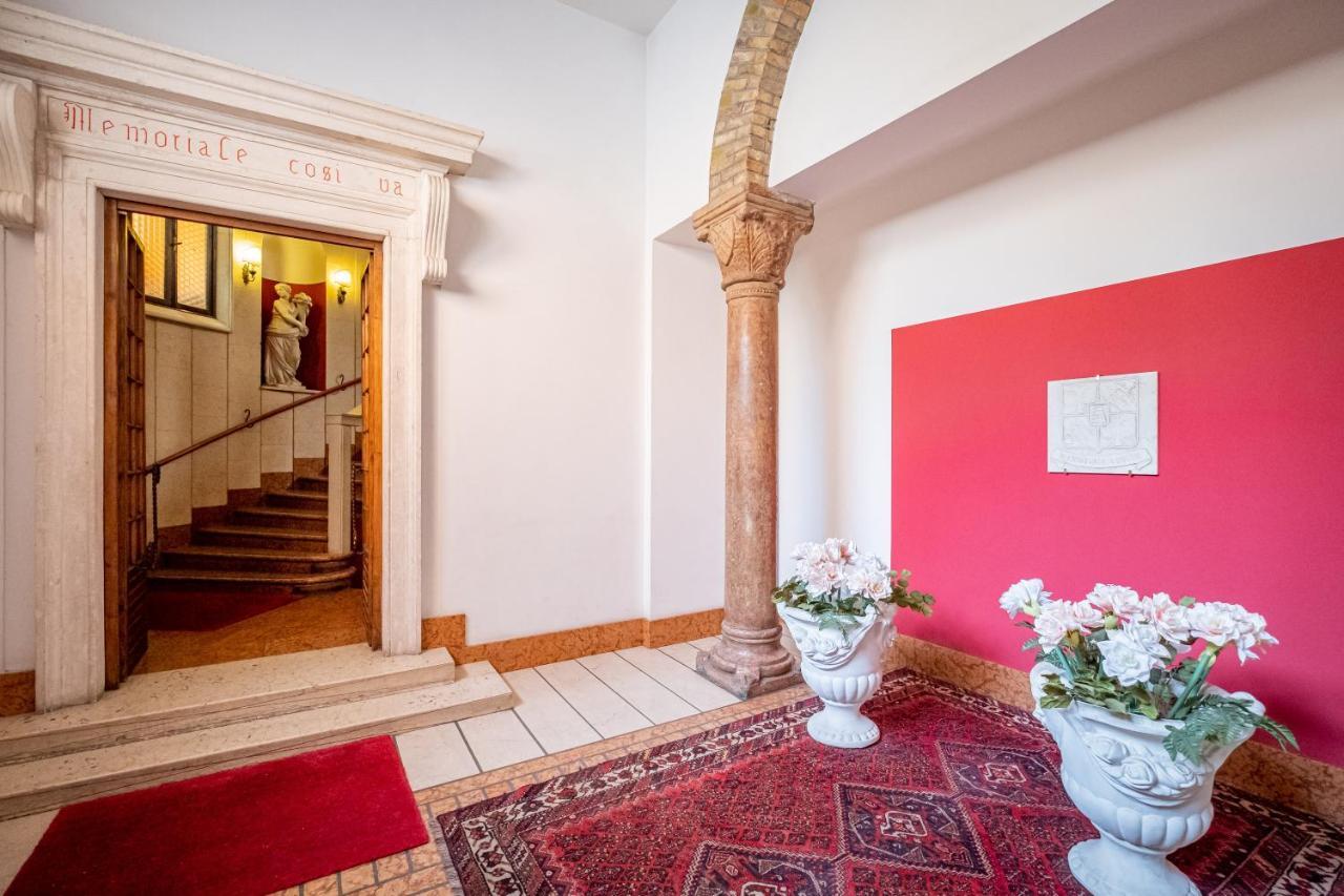 Il Salotto Del Conte Panzió Verona Kültér fotó